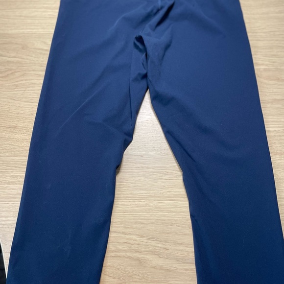 Lululemon navy size 12 leggings. 26” length. Wide waistband - Picture 4 of 4